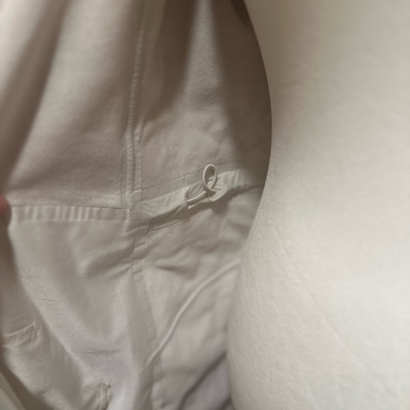 lululemon athletica White Jacket - Picture 6 of 8